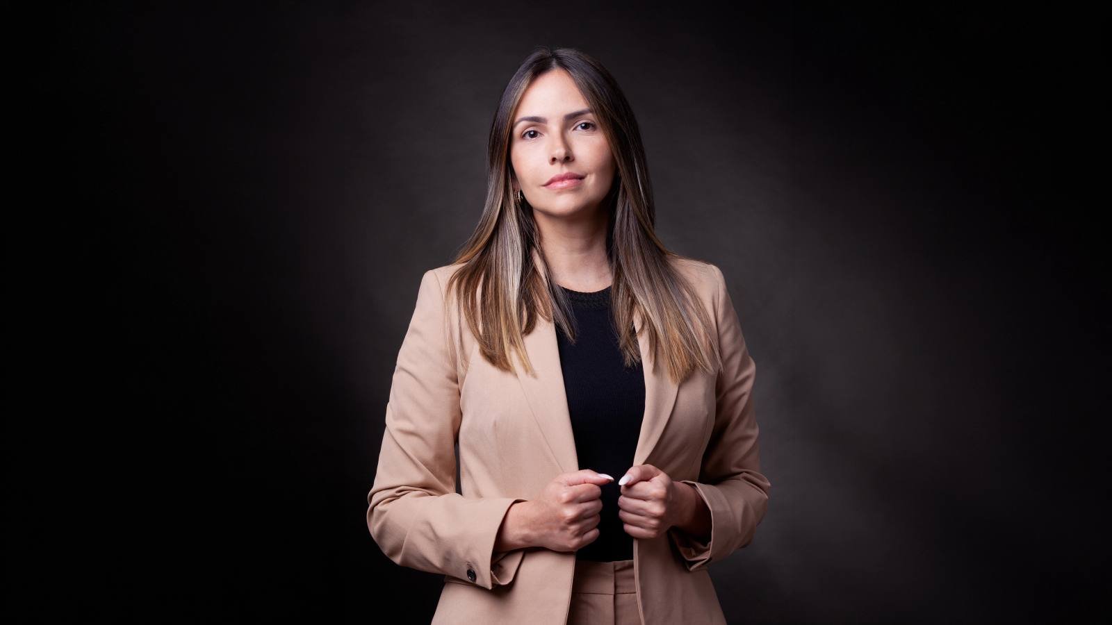 Foto corporativa feminina: presença sem estereótipo