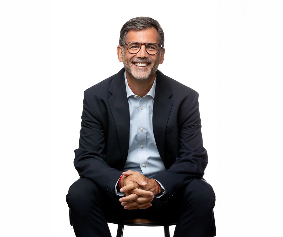Produção de retratos para anúncio de novo cargo no mercado